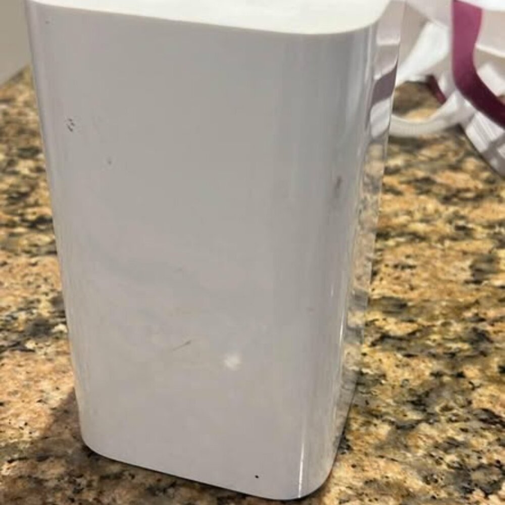 Apple Wifi Router 5th Generation - Picture 2 of 2